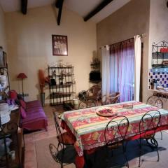 Appartement spacieux à Arles avec piscine et jardin partagé