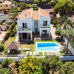 Fantastic home with amazing sea views