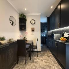 Studio C - Newly renovated private 1 bed studio near Trent Bridge Cricket Ground and National Water Sports Centre