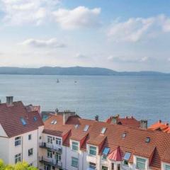 DINBNB Apartments l Sea View I Balcony I Fireplace I Near Bryggen