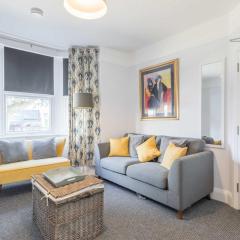 Modern 4-Bedroom Detached Home in Central Cambridge with Parking