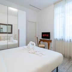 Duomo 15' - Suite 5' from Station with Wifi and A-C