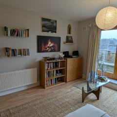Homely & Spacious 2BD Close to Phoenix Park & City