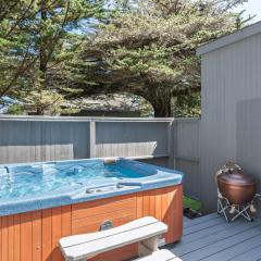 Cozy Sea Ranch Family Home with Hot Tub