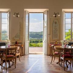 B&B in an 1800s Frescoed Villa with Panoramic Solarium and Historic Park - Villa Mastrangelo