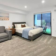 CBD Gem - Studio on Allen Street