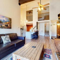 Crestview #2 Close to The Village Near Year-Round Outdoor Activities