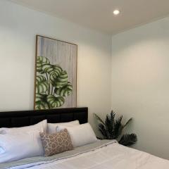 2 bedrooms-Teal door house