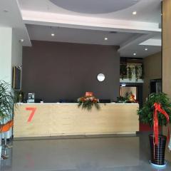 7 Days Premium·Guanyun Nanjing West Road Hesheng Plaza