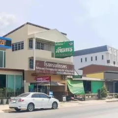 OYO 499 Pattaraporn Hotel