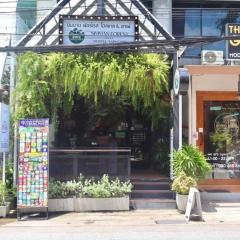 Nimman Forest Hostel