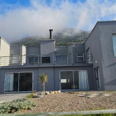 Hout Bay Lookout - Bay & Mountain Views