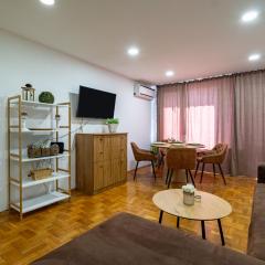 Sunny apartment in the center of Varna for 5Guests