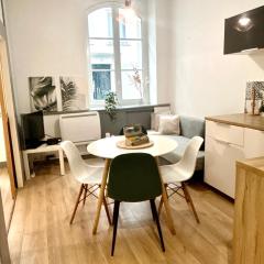 Au Coeur de Nantes - idealement situé Studio tout confort avec chambre separée