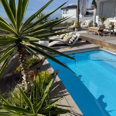 105 on Beach, Flamingo Room