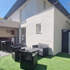 "Villa de Jade" Maison de vacances en residence avec piscine - Clim - parking