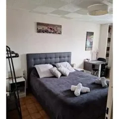 Chambres au 1er étage d'une villa