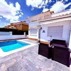Gregorys Poolside Villa