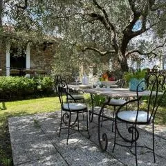 Hostdomus - Olive & Garden