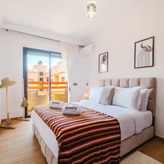 Charming Apartment 10 min walk to M Avenue Pool, Parking