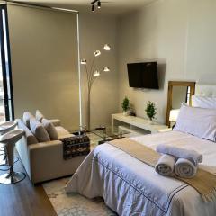 Heaven on Earth Rooftop Pool and Cape Town City Views