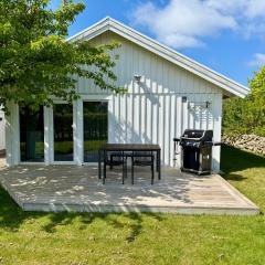 Studio apartment, Beach 400 m, Patio & BBQ