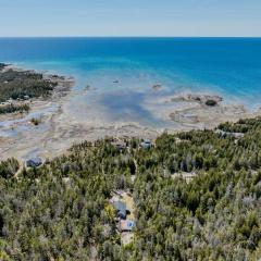 Rustic Vibes W Pool & Hot Tub - Tobermory