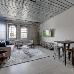 Stunning 1BD near Historic Pabst Brewery - Fiserv