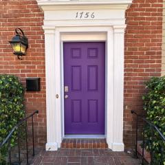 Walk of Fame 1 Bedroom with shared bathroom and kitchen