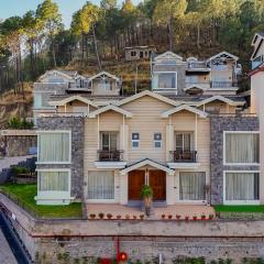 ELIVAAS privé Royce Cottage Hilltop 4 BHK Retreat With Indoor Bar, Terrace & Scenic Views