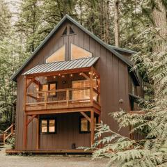 Snowline Cabin 69 - Upscale - Hot Tub - Wifi