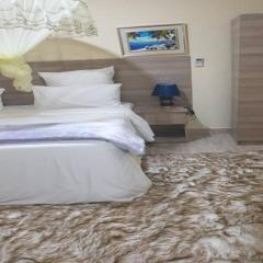 Glamour Lodges and Apartments
