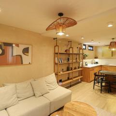 Newly Designed 2BR Apartment In Center-By Wehost