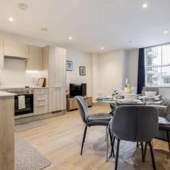 Beau Gite Poole - Moments from Waterfront Restaurants