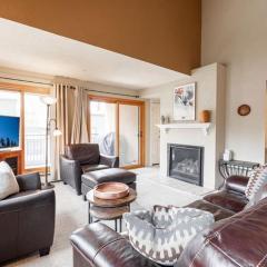 Condo with Pool & Hot Tubs, Free Shuttle