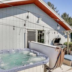 9 Mi to Shore Home with Hot Tub in Howards Grove!