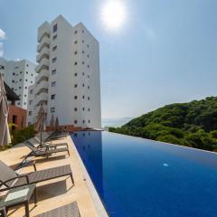 3BR Sub-Penthouse With Ocean Views!