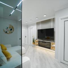 Designer Apartment with 2 Bedrooms, Full Kitchen, Rain Shower & Coffee Station and Netflix - GrandStay