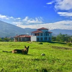 Casa Finca Los Arrayanes, spectacular views!