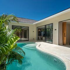Dreamy 2BR pool villa, steps from Gili Air beach
