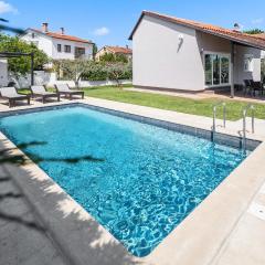 Holiday Home Valbandon 11