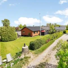 2 Bedroom Cozy Home In Knebel