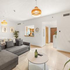 FIRST CLASS 2BR Elegant Urban Retreat