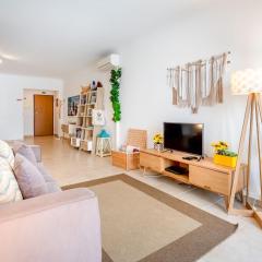 Tropical 2 BDR Apt in Lagos Centre by LovelyStay