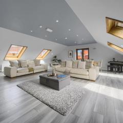 Luxury Penthouse Suite - Swansea Central - Beach