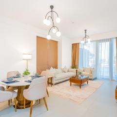 Escape24 2BR Canal Front Residence Near Al Wasl Safa Park with Skyline and Canal view Dubai