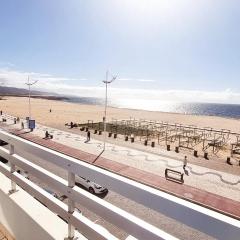 Apartamento à Frente Do Mar com Vista