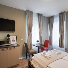 BetweenLakes Studio grd floor east