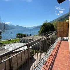 The Music of The Lake - Lake Front with three Bedrooms