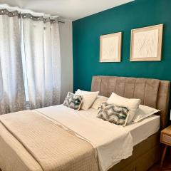 Cozy apartment on top location with private parking